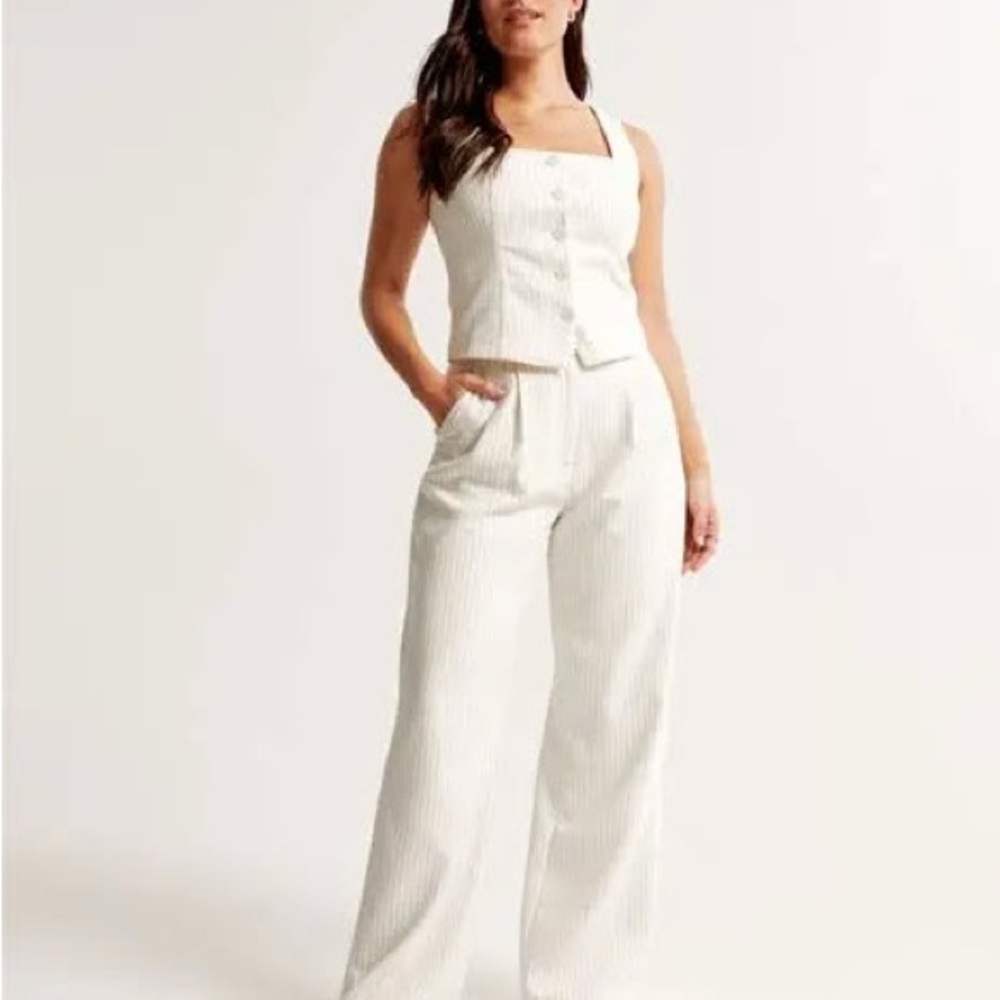Women's Curve Love Tailored Straight Pant White Stripe